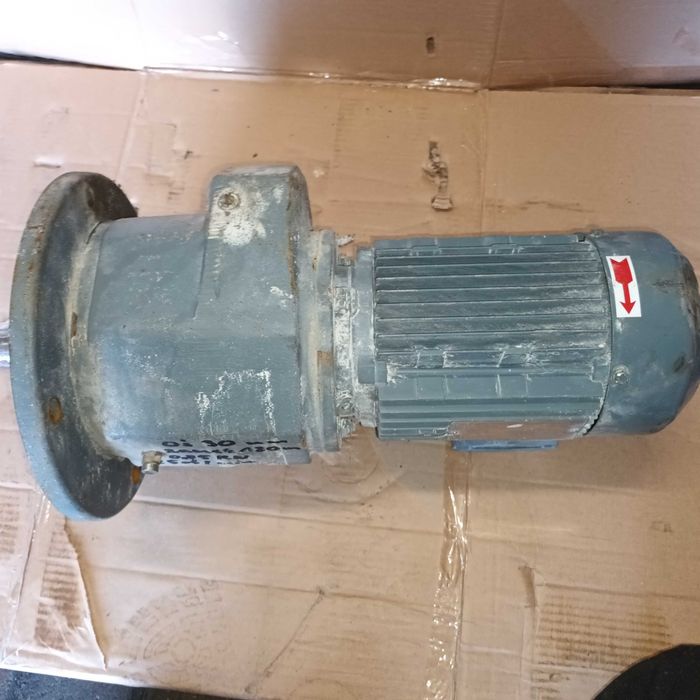 Motoreduktor Sew 0,75kw 25 obr/min oś 30mm