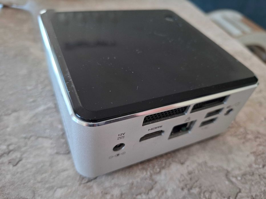 Minikomputer Intel NUC N2820