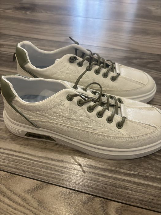 Кросовки/кеди чоловічі 42 розмір