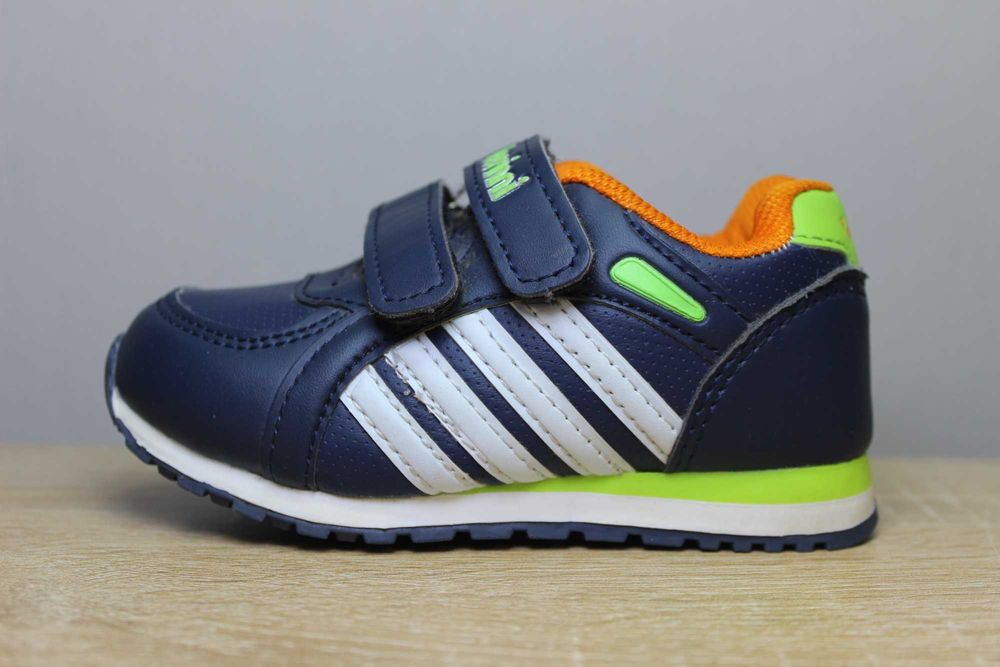 Уцінка! Кросівки для хлопчика (розміри 21 - 13.5 см; 23й - 14.5 см))