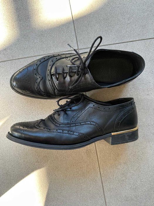 Sapatos de pele mulher (número 37)