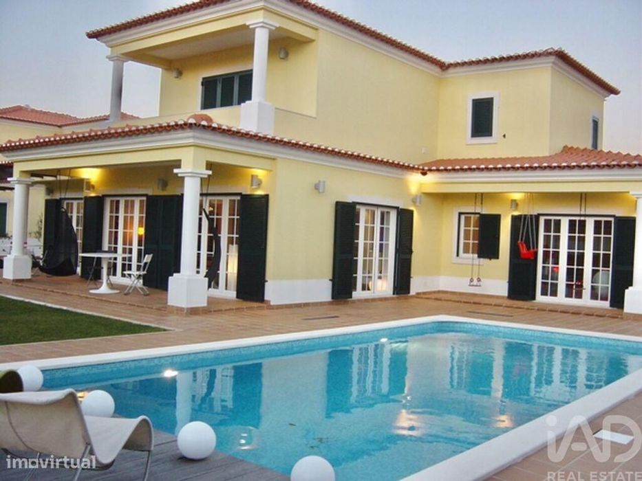 Casa / Villa T4 em Amoreira de 258,00 m2