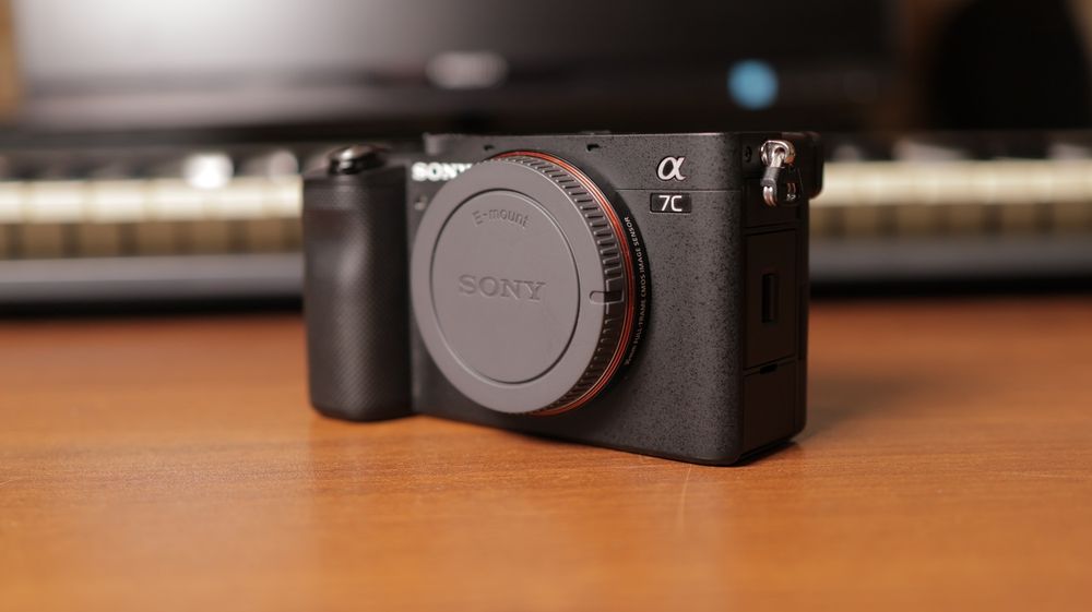 Продам камеру Sony a7c (body)
