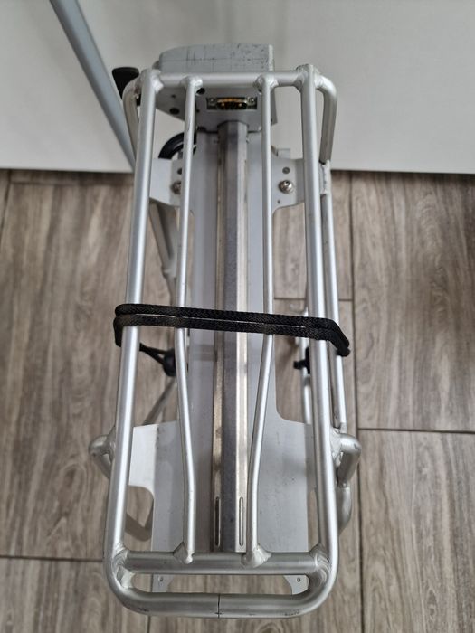 Bagażnik rowerowy tylny pod baterię Trek