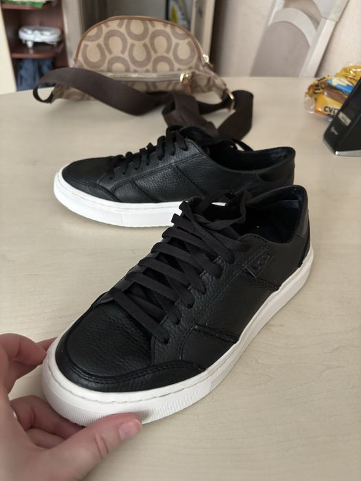 Продам кеди UGG оригінал