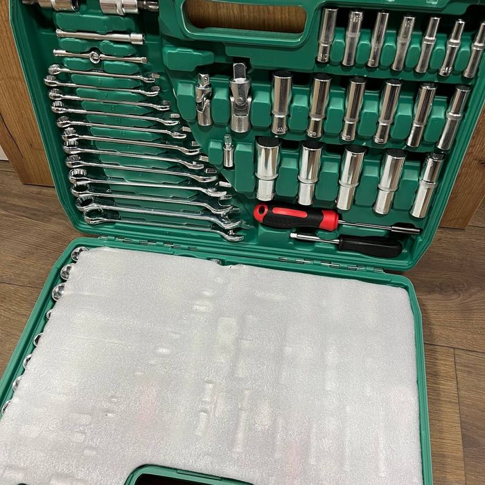 Набір інструментів на 216 предметів