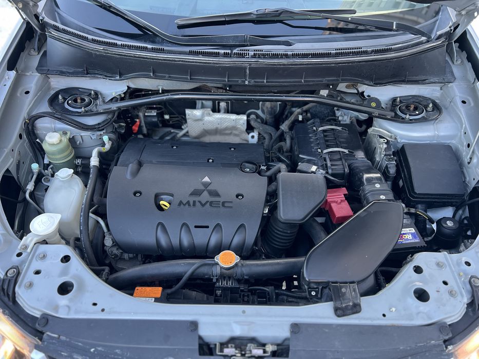 Mitsubishi Outlander XL 2.4 механика 2008г