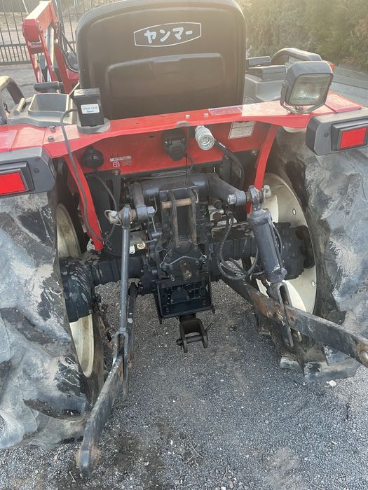 Ciągnik yarnmar F220
