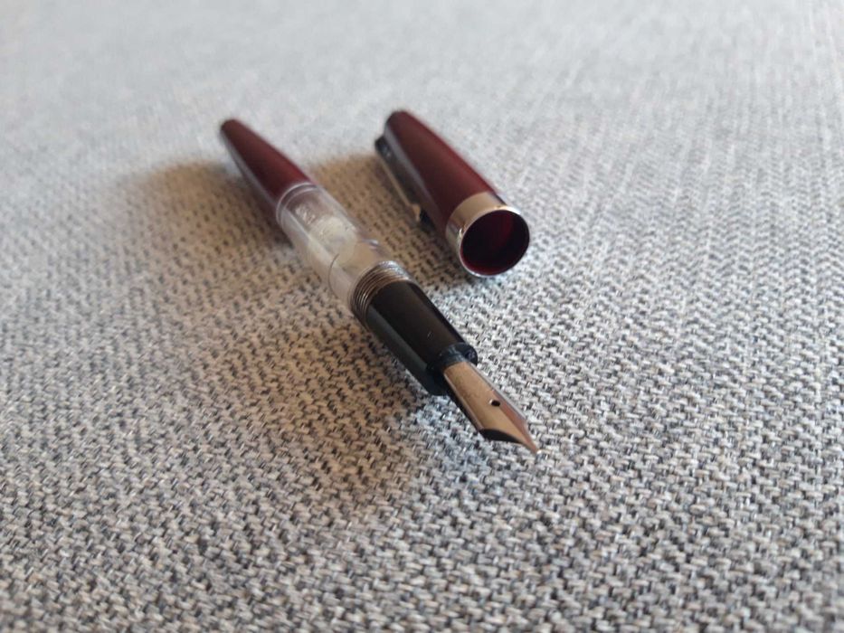 Caneta de tinta permanente