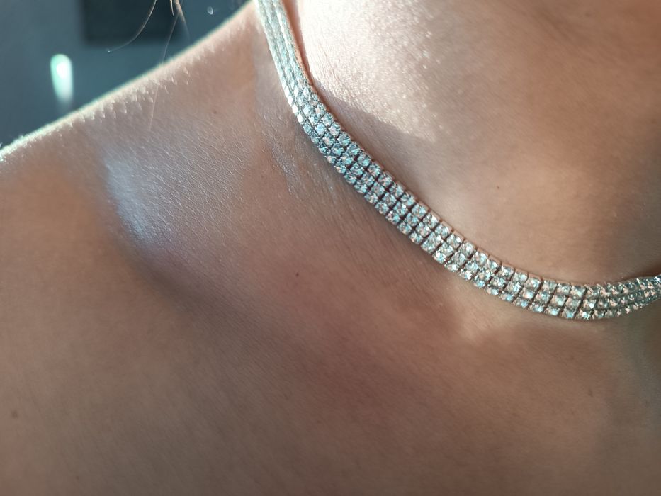 Komplet biżuterii: kolczyki, bransoletka, kolia