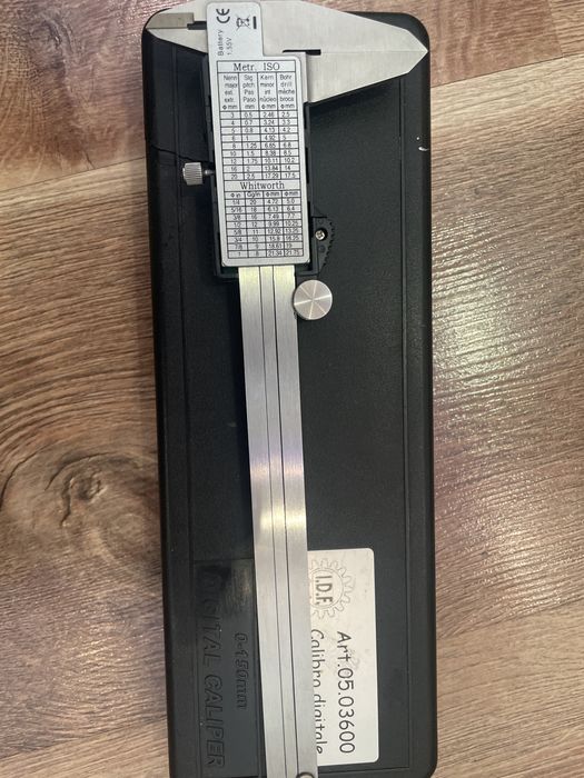 Штангенциркуль елетронний Idf Італія