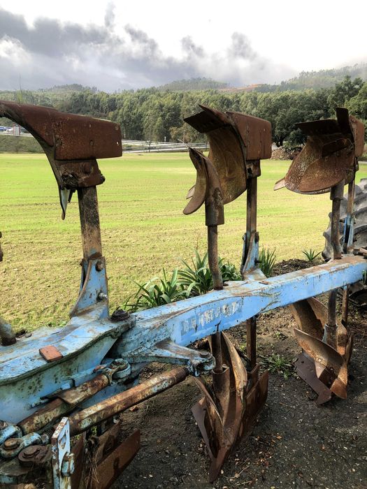 Charrua Lemken de 3 ferros