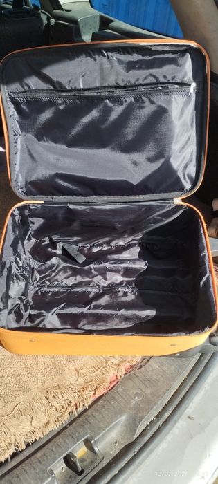 Mala de viagem 45x35x17. Em Loulé.