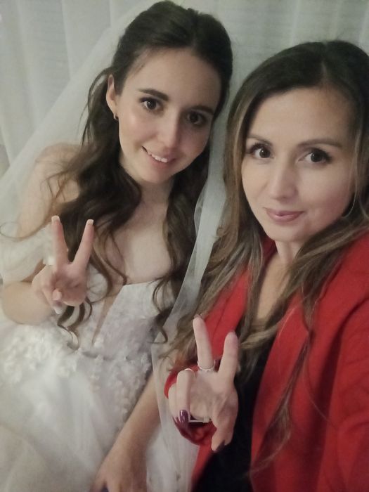 Ведуча (Тамада) Олена з діджеєм на ваше свято