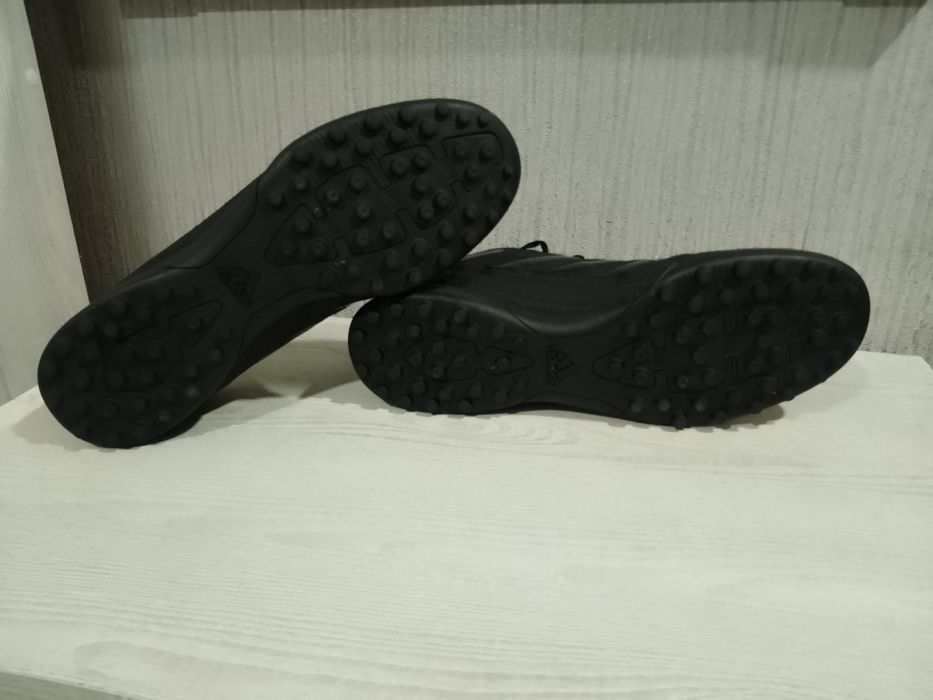 Сороконожки Adidas оригінальні 44-45 р. Нові