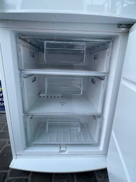 Холодильник б/в Electrolux 200cм Білий крапельний #07336