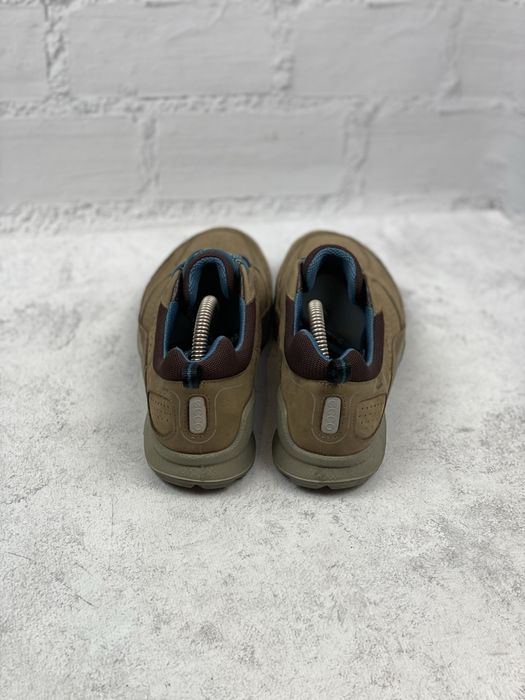 Жіночі шкіряні кросівки Ecco Biom 38p