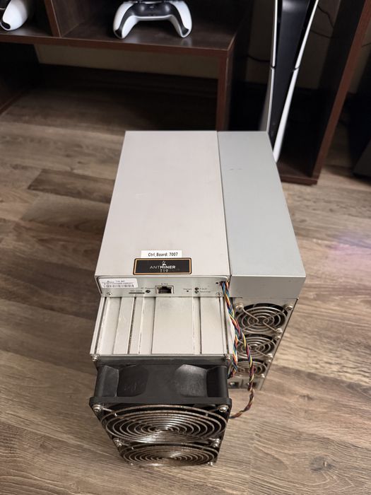 ASIC Antminer T19 84TH/s Bitcoin BTC майнер