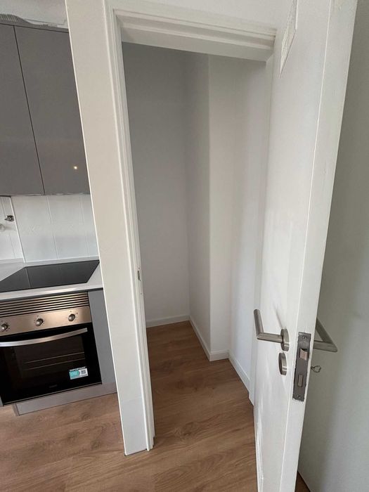 Apartamento Renovado Com Logradouro T3 - 149m2