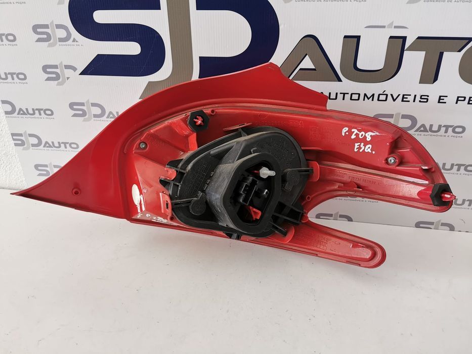 Farolim Original Esquerdo - Peugeot 208