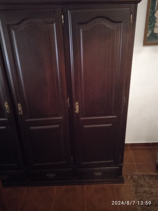 Roupeiro  com 3 gavetas