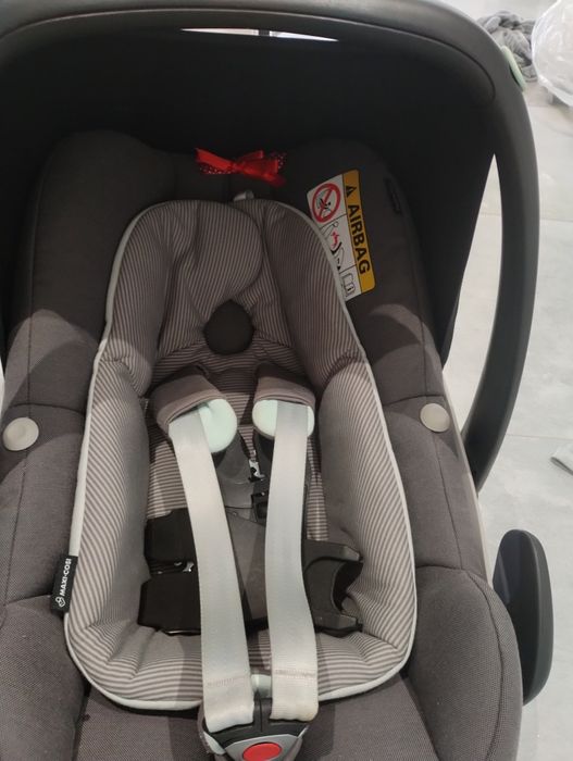 Foteliki Maxi Cosi Pebble Plus, 2wayPearl, baza pod foteliki -3 rzeczy