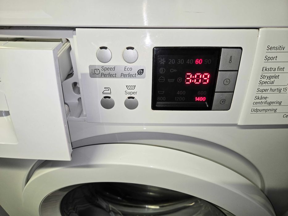 Pralka BOSCH  7 kg/1400 obr. LCD. Silnik inventer. Po serwisie. Gwarancja. Super stan. Tanio