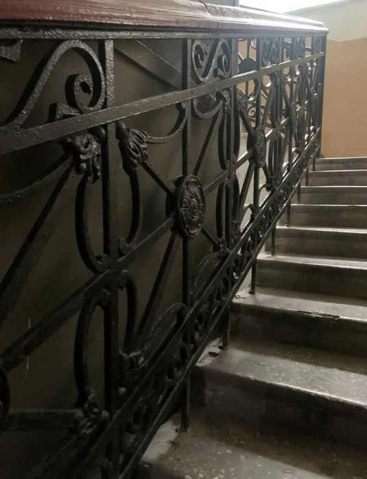 Крещатик 15 Пассаж двухуровневая 670 метров