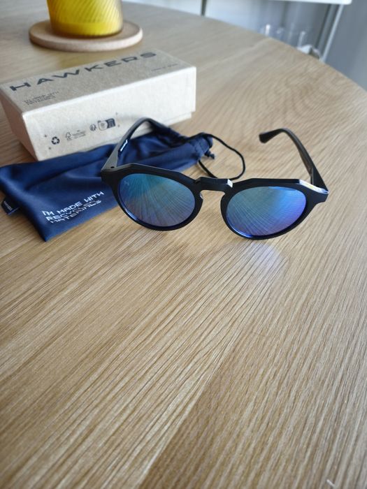 Óculos de Sol Hawkers Eco-Friendly (Novos/Nunca Usados) com Caixa e Bolsa Original