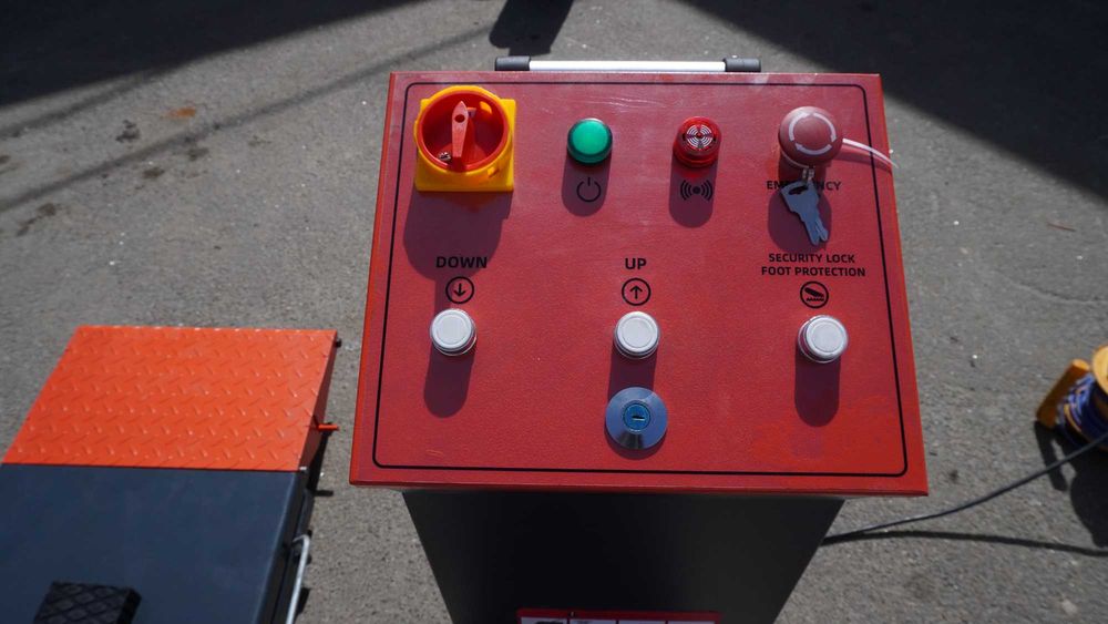 Підйомник мобільний ножичний