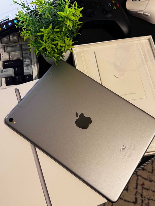 Apple iPad Pro 9.7 (A1674) Space Gray 32GB WiFi + LTE