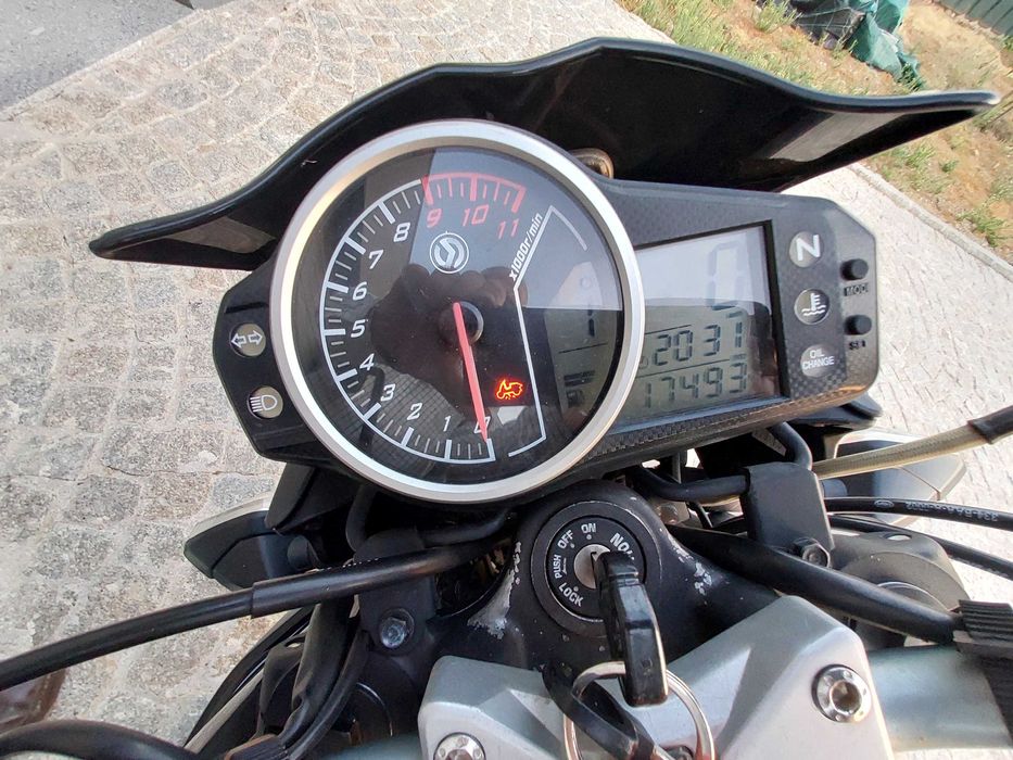 Mota SYM  - Wolf 250 de 2013 com 17.500 km