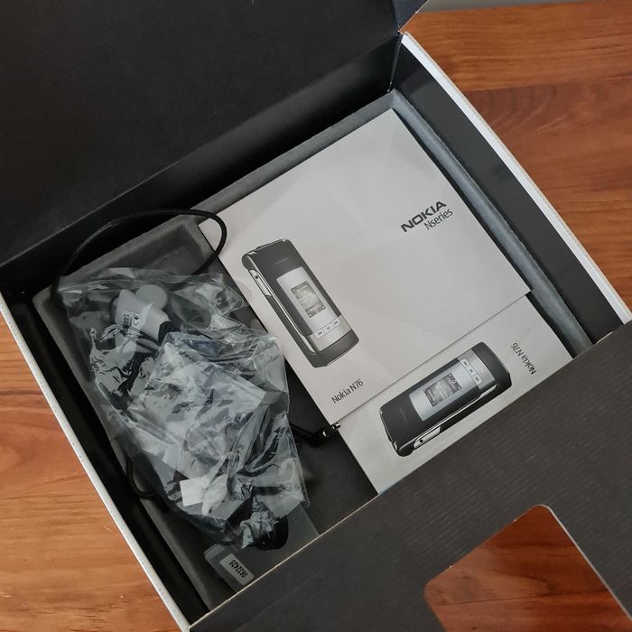 Nokia N76 RARO! completo com acessórios e caixa original!