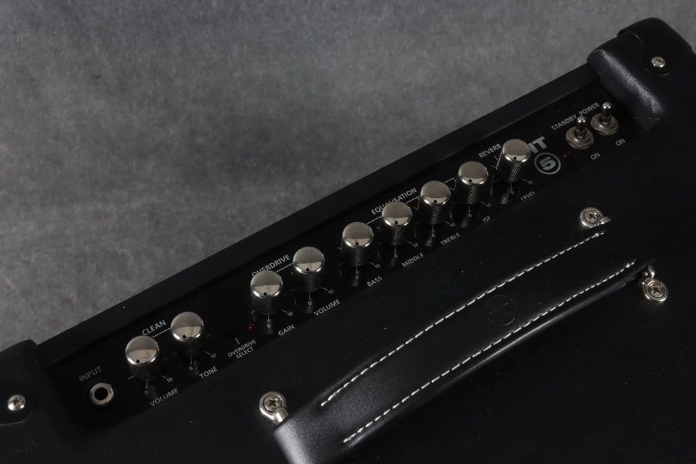 Amplificador Blackstar HT-5R Combo