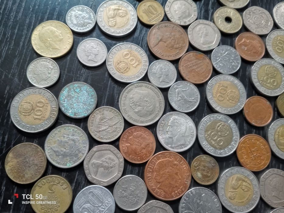 81 moedas antigas para colecionadores. Vendo pela melhor oferta..