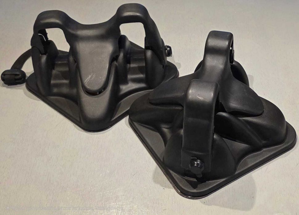 Bagażnik / uchwyt na narty na dach samochodu