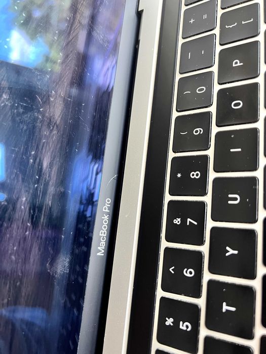 MacBook Pro (13-inch, 2019, Two Thunderbolt 3 ports)