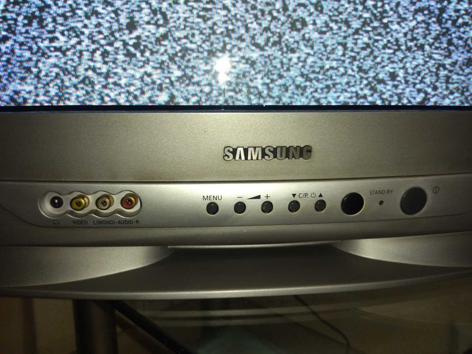 Телевізор Samsung  Thunder СS-21S4WR , STEREO BASS .