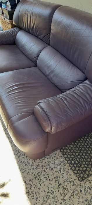 Sofá em pele genuína, roxo, da Granfort