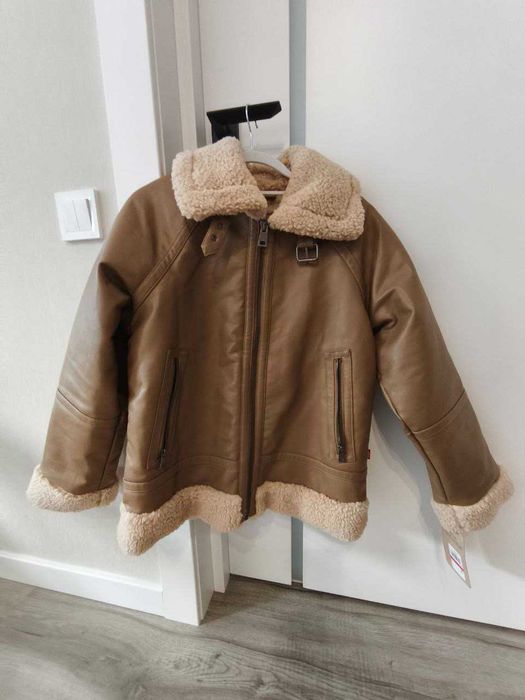 Жіноча куртка-авіатор (шубка) з екошкіри вільного крою Levi's (XS)