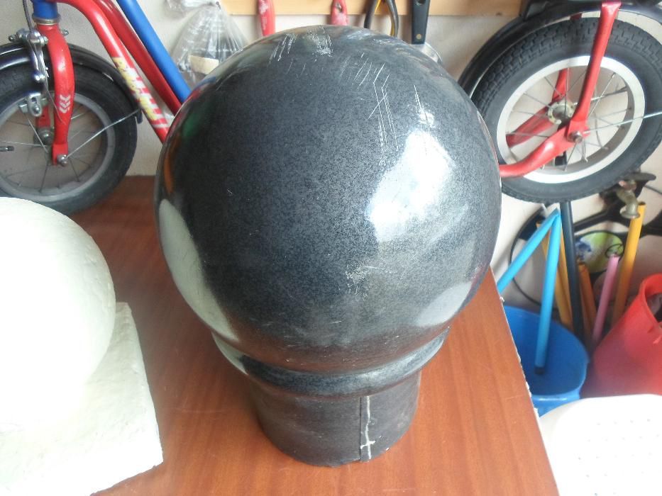 bola ou esfera ornamental em cimento ou em fibra