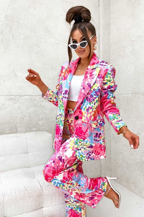 Garnitur w kwiaty róża