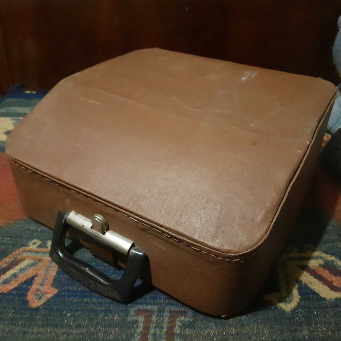 Чемодан чехол для печатной машинки + лента и щетка.
