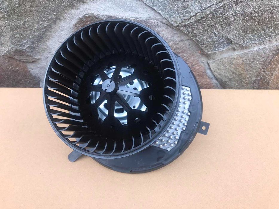 Моторчик печки Volkswagen Caddy Passat B6 Touran Golf 5 Skoda Octavia