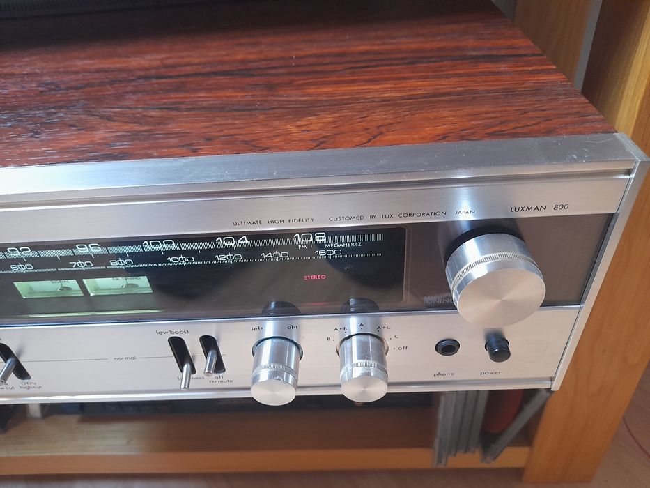 Amplituner Luxman R800