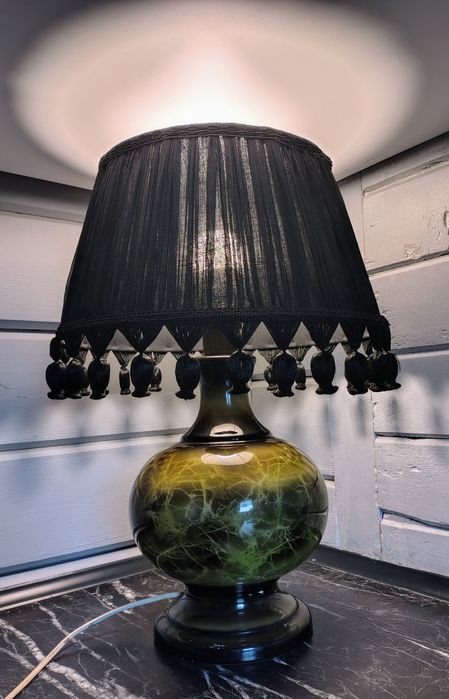 Elegancka lampa ceramiczna