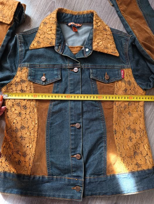 Kurtka jeansowa z koronką