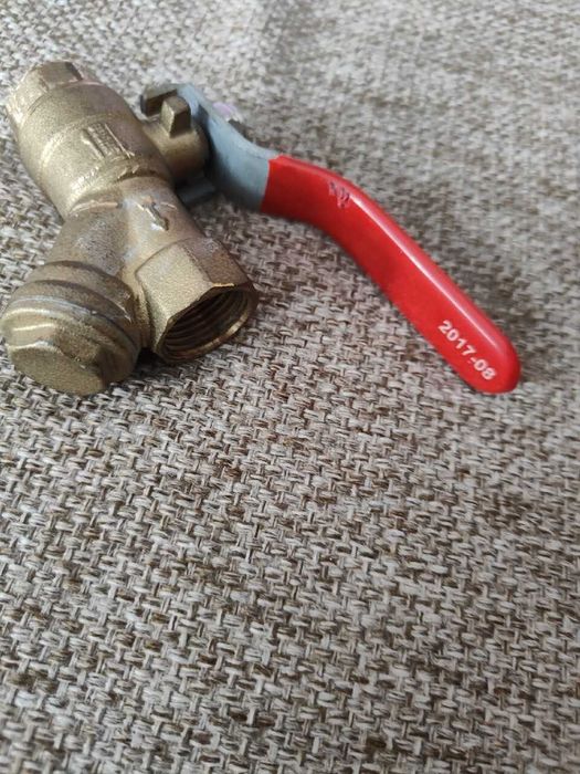 Zawór kulowy z filtrem siatkowym 1/2" GOSHE