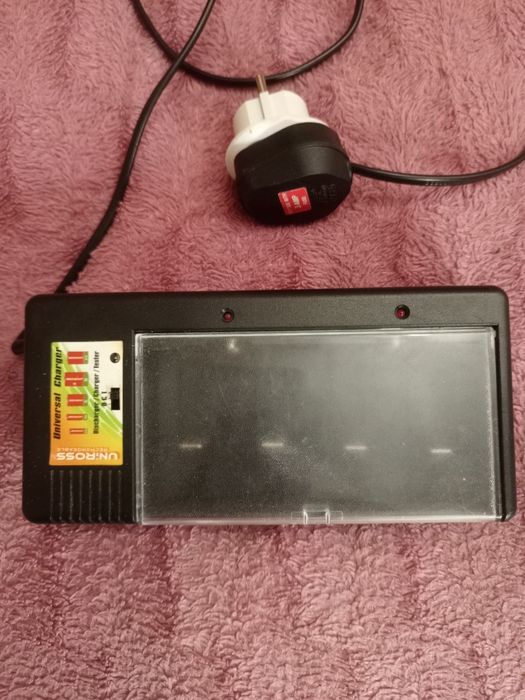 Зарядний пристрій - UNiROSS.