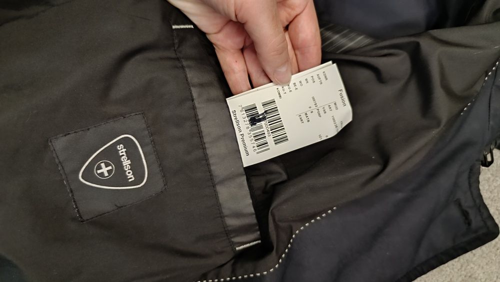 Чоловічий плащ Strellson Premium